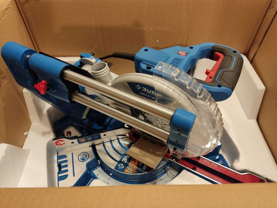 Пила торцовочная с протяжкой, 216 мм, 1800 Вт ППТ-216-П