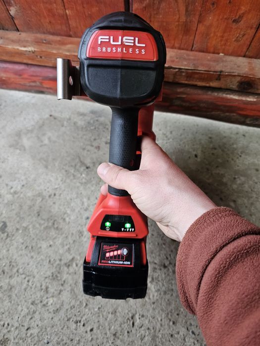 Pistol cuie Milwaukee M18 CN18GS Fuel