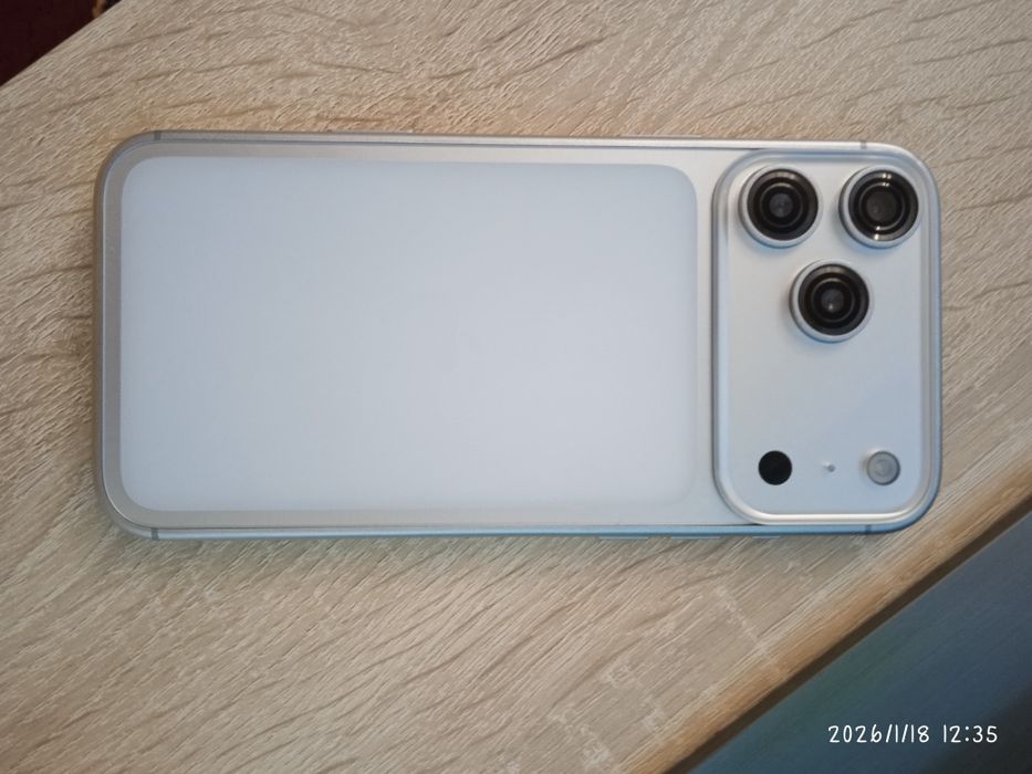 Продам айфон 17 про Макс.