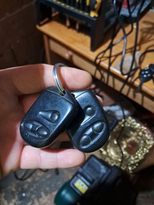 Лотов Комплект Автомобилни Ключове и Дистанционни - Заготовки