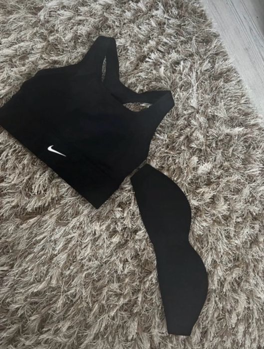 Bustieră Nike, mărinea XS