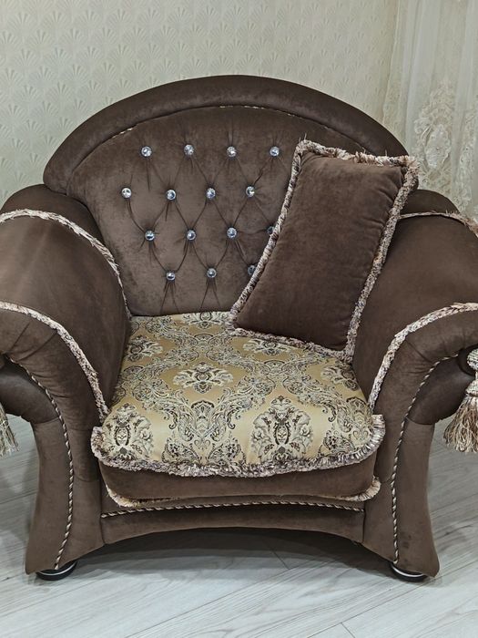 Продам уголок. 3.-2-1.б/у