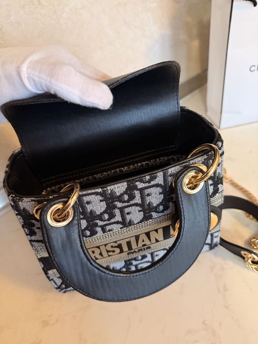 Нова дамска чанта Lady Dior mini