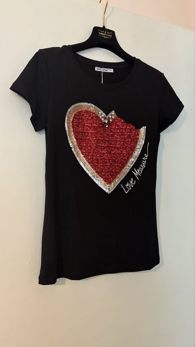 Тениска със сърце р-р С/М нова