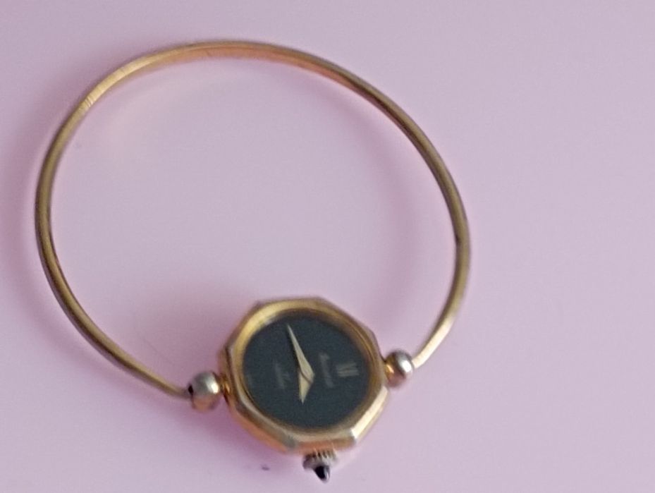 Ceas damă vintage Accurist -Swiss made, mecanic,17 jewels- funcțional