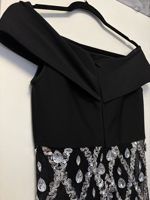 Rochia Masaka - Bella Barnett