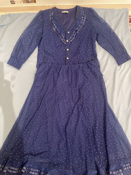 Әйелдерге арналған костюмдер. Өлшемі 46.