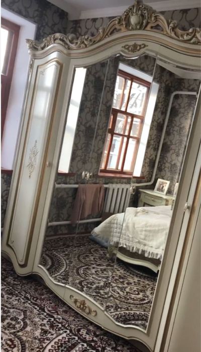 Продаю спальный гарнитур срочно