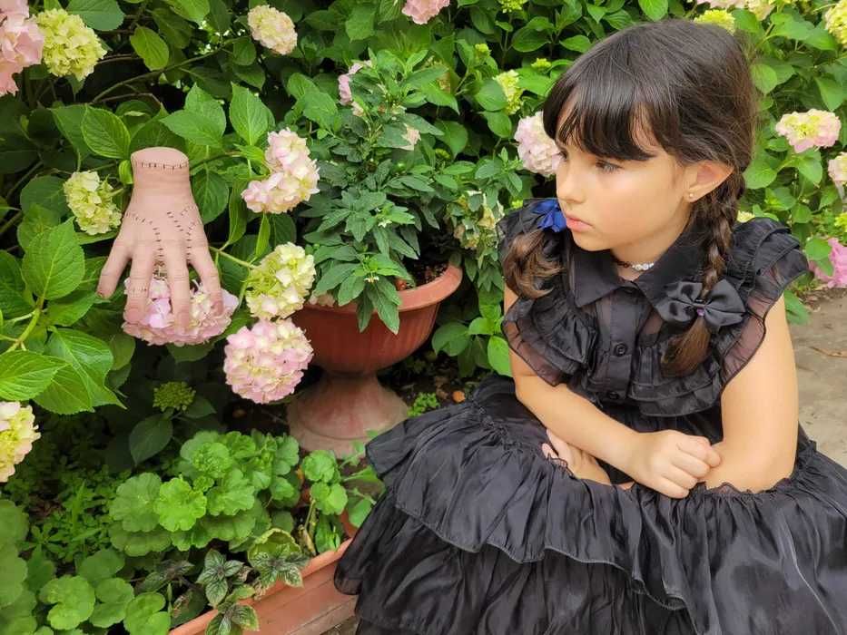 Rochie si mana Wednesday Adams NOI