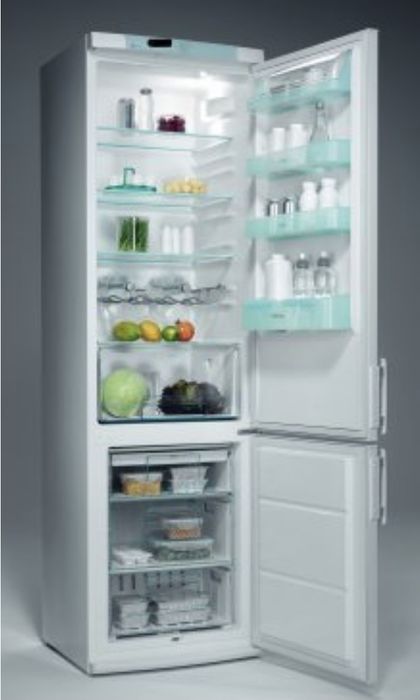 Хладилник с фризер ELECTROLUX