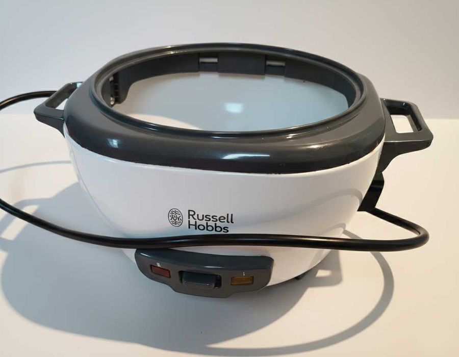 Aparad de gătit orez şi preparat la abur Russell Hobbs