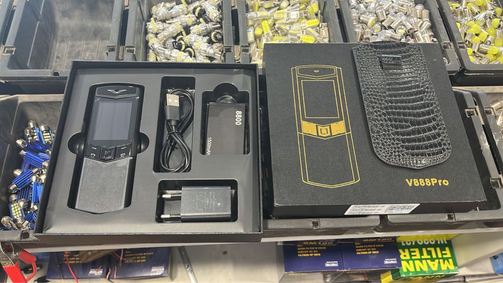 Продаётся Vertu 8800