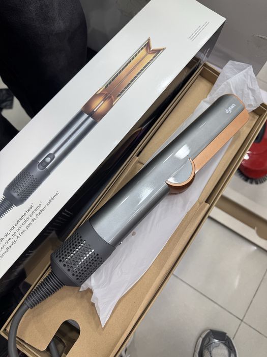 Dyson Aistrait фен-выпрямитель