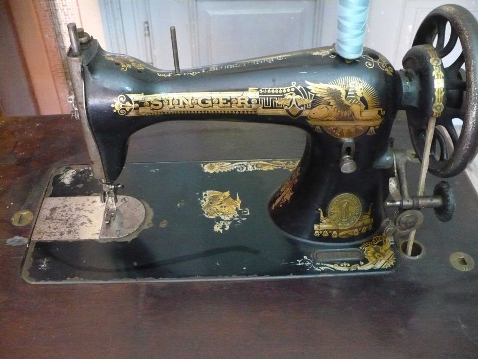 Masina veche de cusut Singer