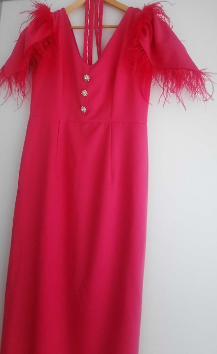 Rochie ocazie de nasa cu pene si strasuri, maneca triunghi mar 40/42