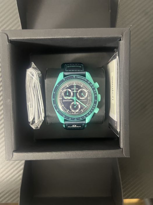 Omega X Swatch Moonswatch mission to earth Polar Lights