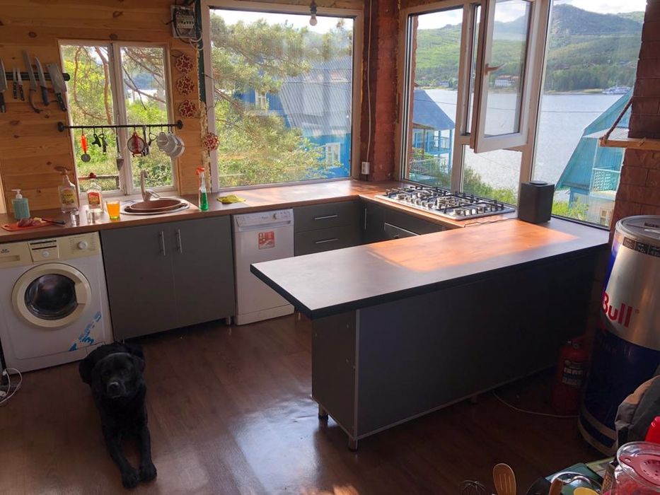 Домик голубой залив