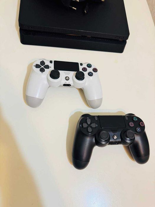 Срочно продаётся PlayStation 4!