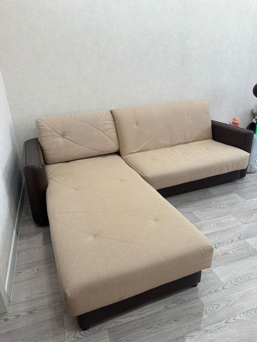 Продам диван угловой