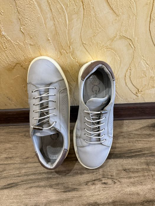 Продам детскую обувь на мальчика