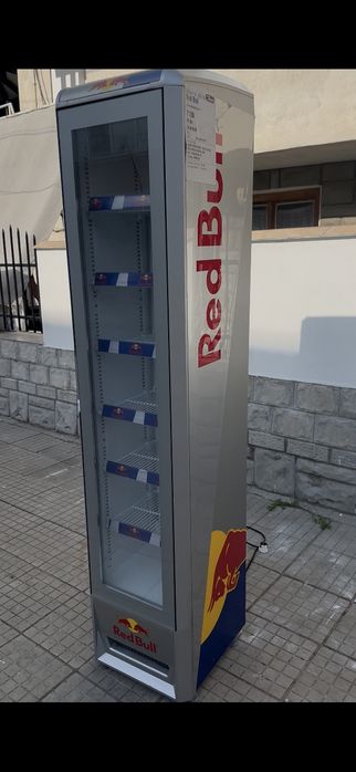 Охладител витрина red bull