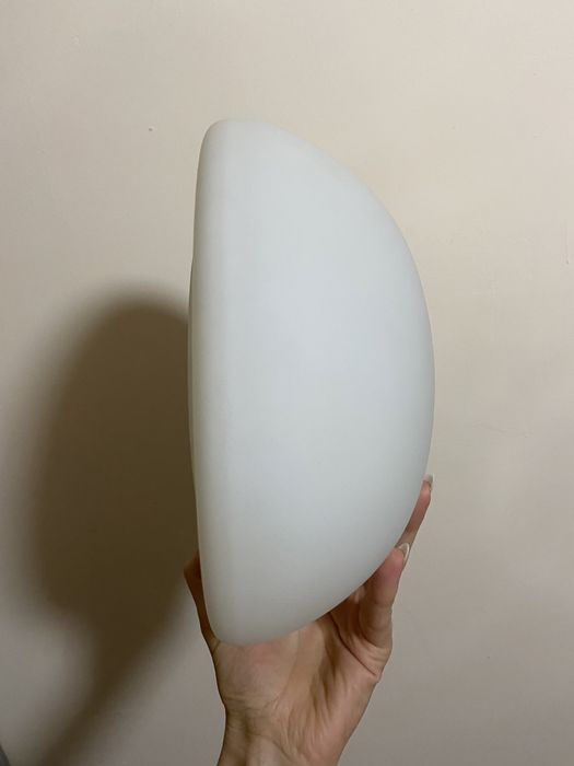 Продам люстры,плафоны на стену