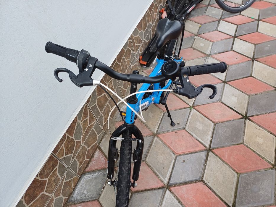 Bicicleta de copii B-TWIN cu roti de 20 inch