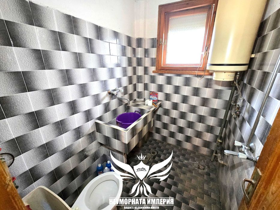 Продава се Къща в Асеновград - 324 кв.м за 831 €/кв.м - Снимка #8