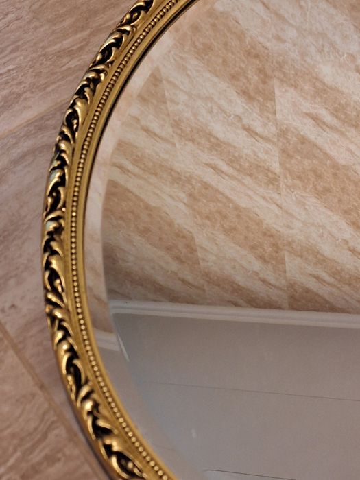 Холандско овално огледало