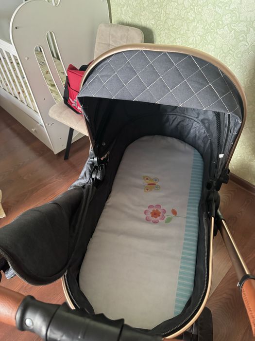 Продам детску коляску .