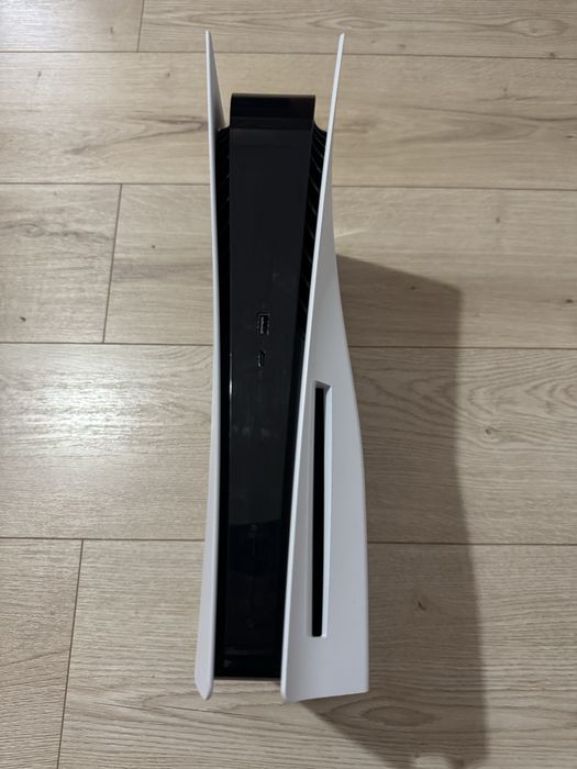 se vinde ps5+volan+pedale+jocuri