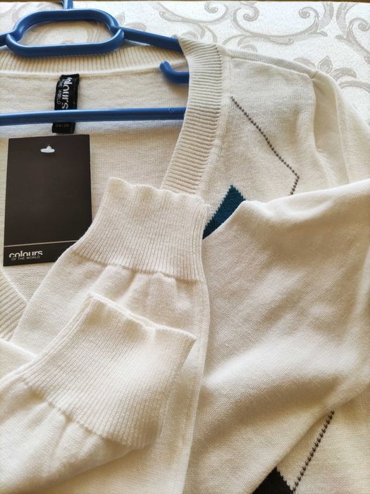 Pulover nou mărimea 34-36 (S)