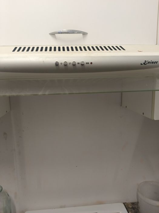 Продам газплиту Kaiser немецкого производства с  вытяжкой.й