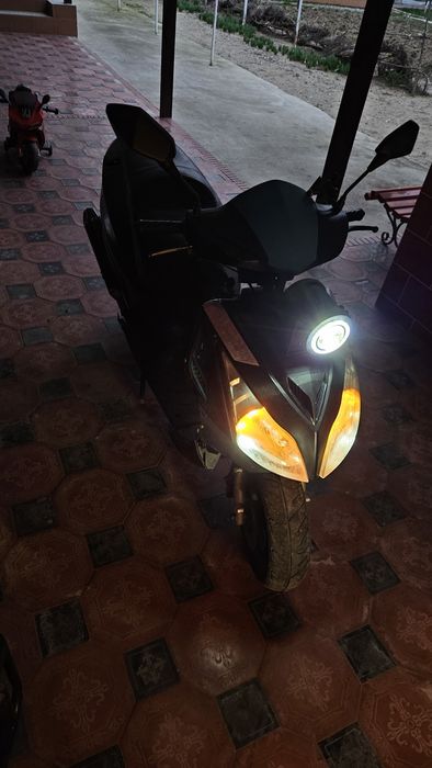 Мопед и скутер 150 куб