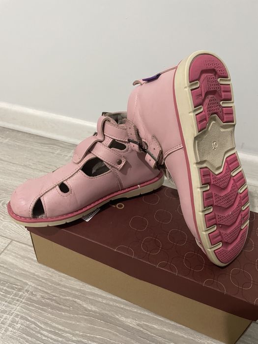 Ортопедицеская детская обувь