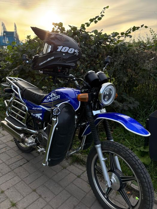 Продам мотоцикл 200 кубов с документами