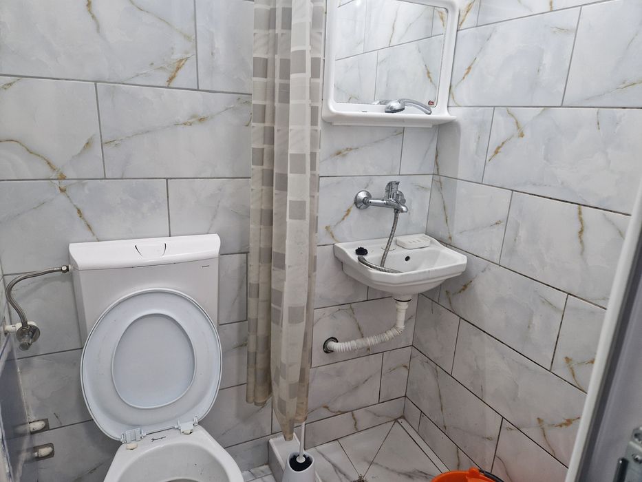 Garsoniera recent renovata