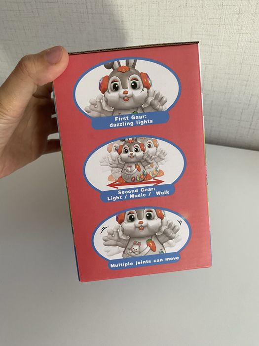 Танцуващо зайче с музика и светлина