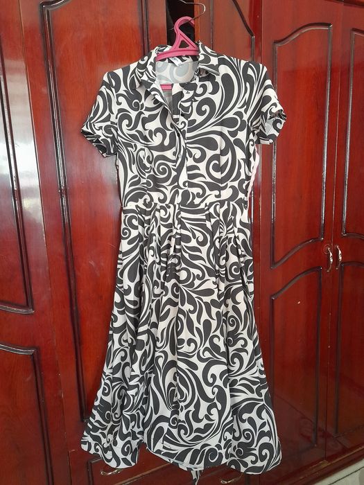 Продам платья 2 шт