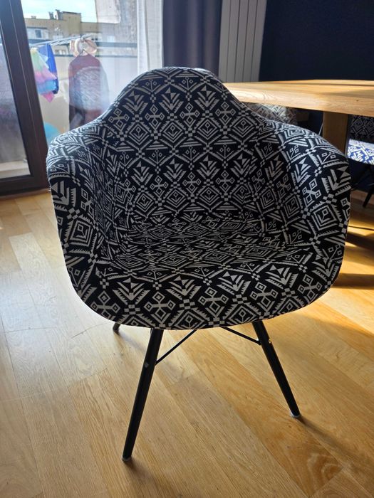 Трапезни столове с подлакътници