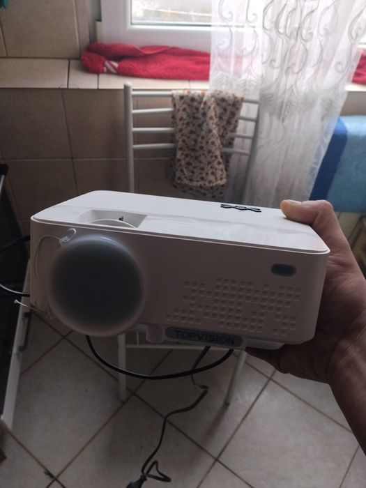 Videoproiector nou