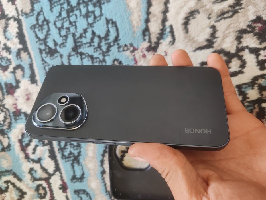 Honor 400 sotiladi