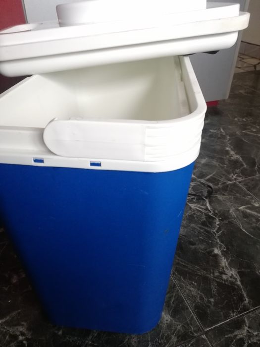 Хладилна кутия за автомобил, 12V