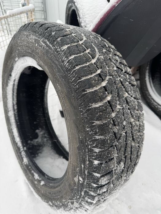 Продам б/у шины 235/60/18