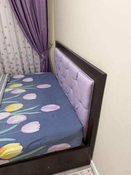 Продается двухспальная кровать и шкаф .