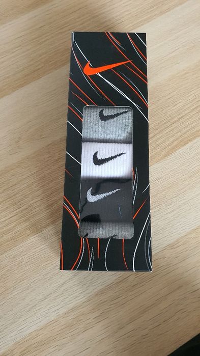 Set 6 perechi sosete Nike mărimea 36-41 noi la cutie