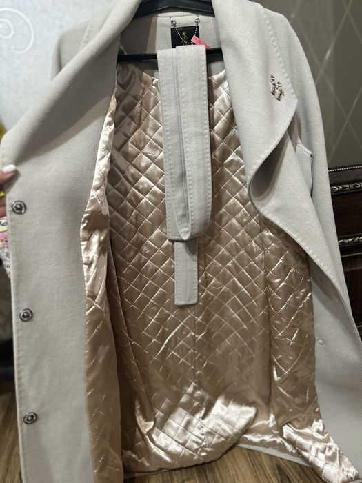 Продам пальто красивое