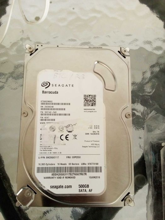 Продавам хард дискове от 500GB,