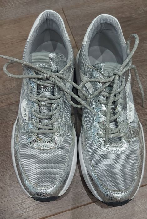 Боти и спортни обувки