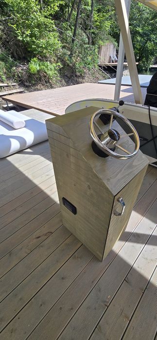 Vand caramaran (ponton) electric